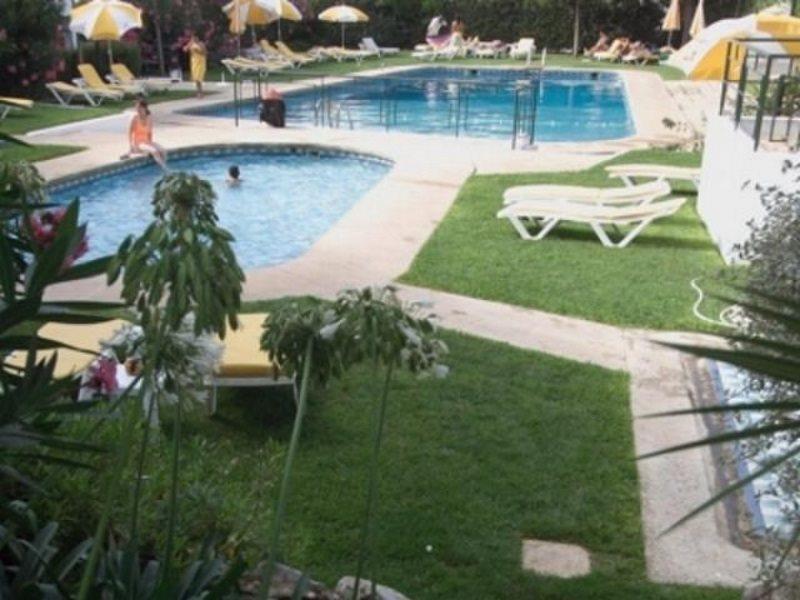 Apartamentos Alvaflor Quarteira Exterior photo